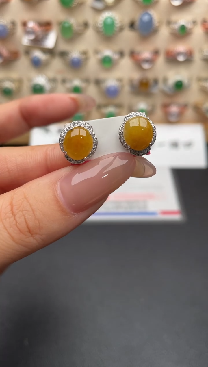 未镶嵌戒指翡翠一物一证一礼盒