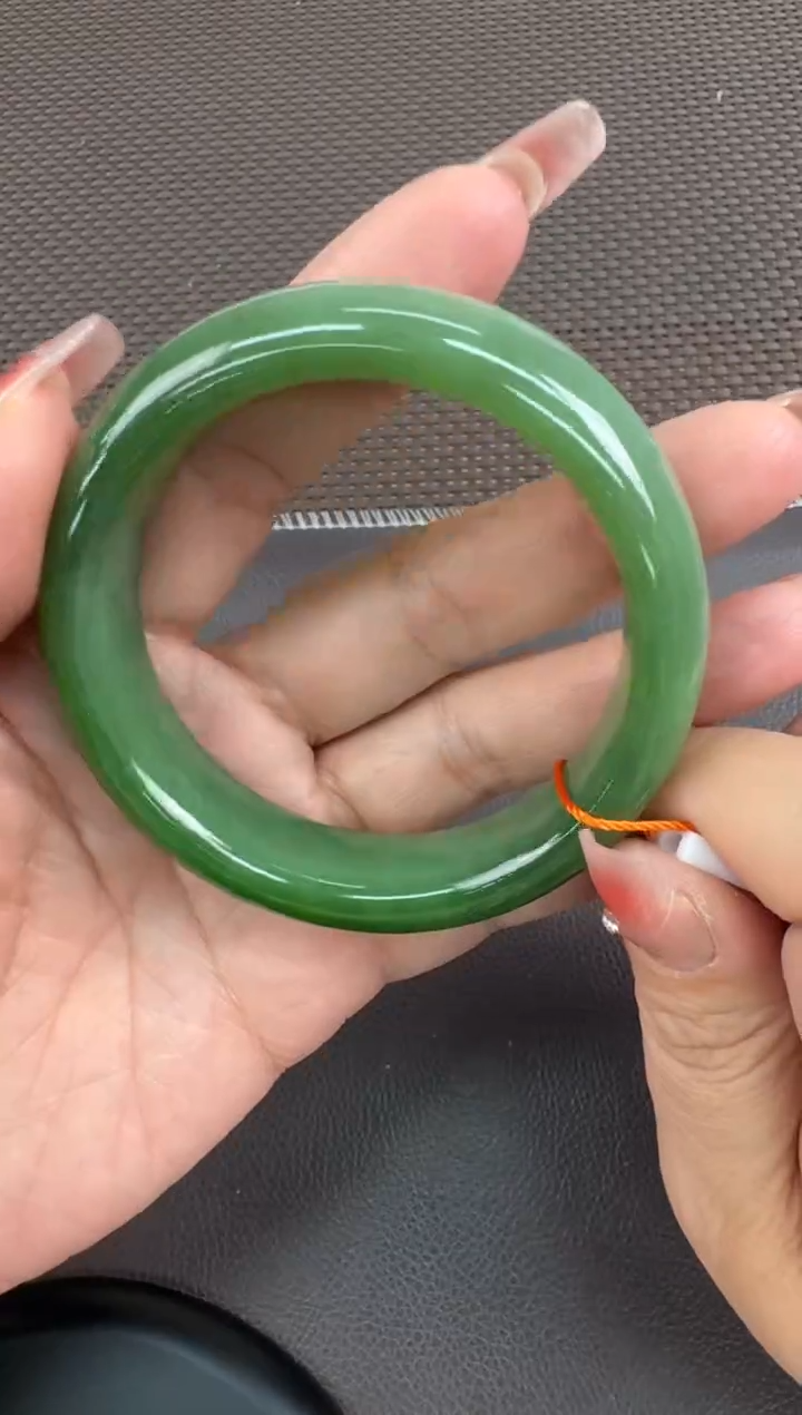 【闪购商品】和田玉手镯未镶嵌57