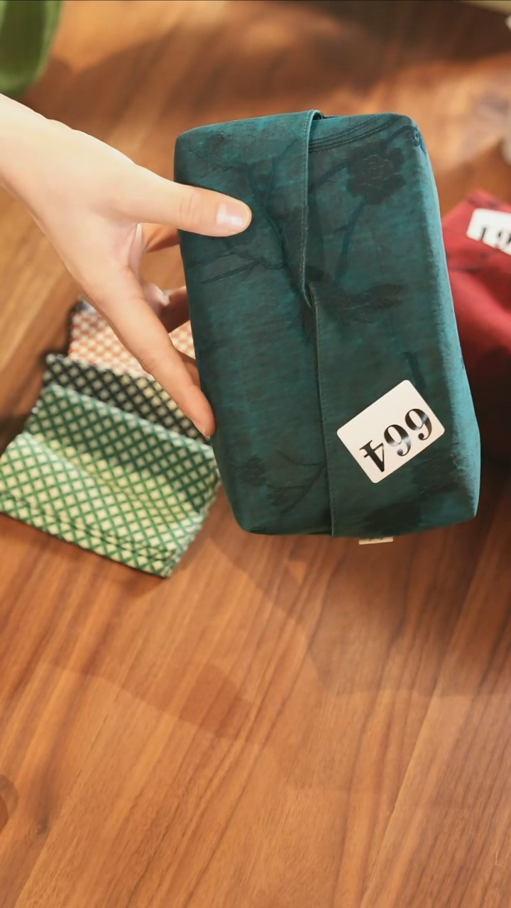 纸巾盒······················