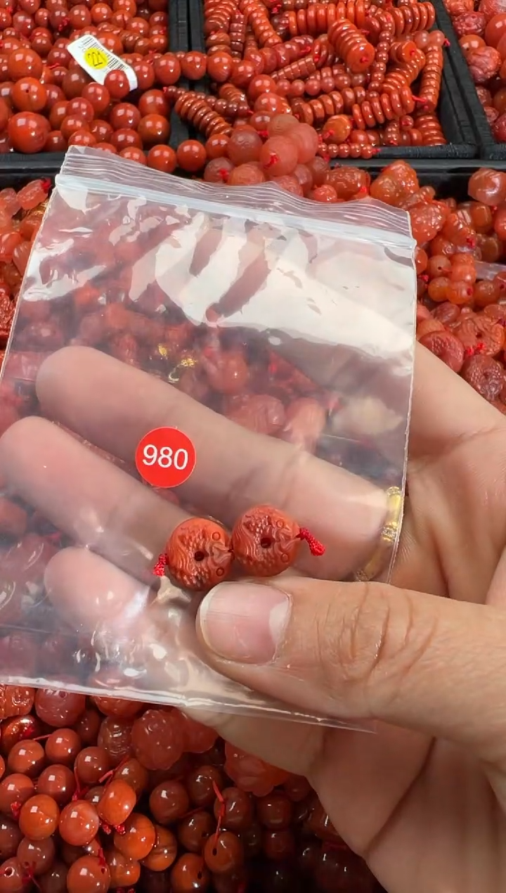 【闪购商品】南红玛瑙颈饰未镶嵌1