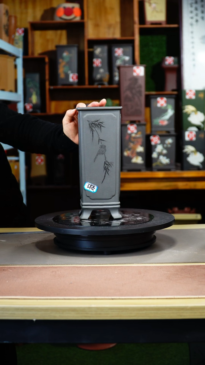 紫砂花盆走*圈紫砂花盆微瑕