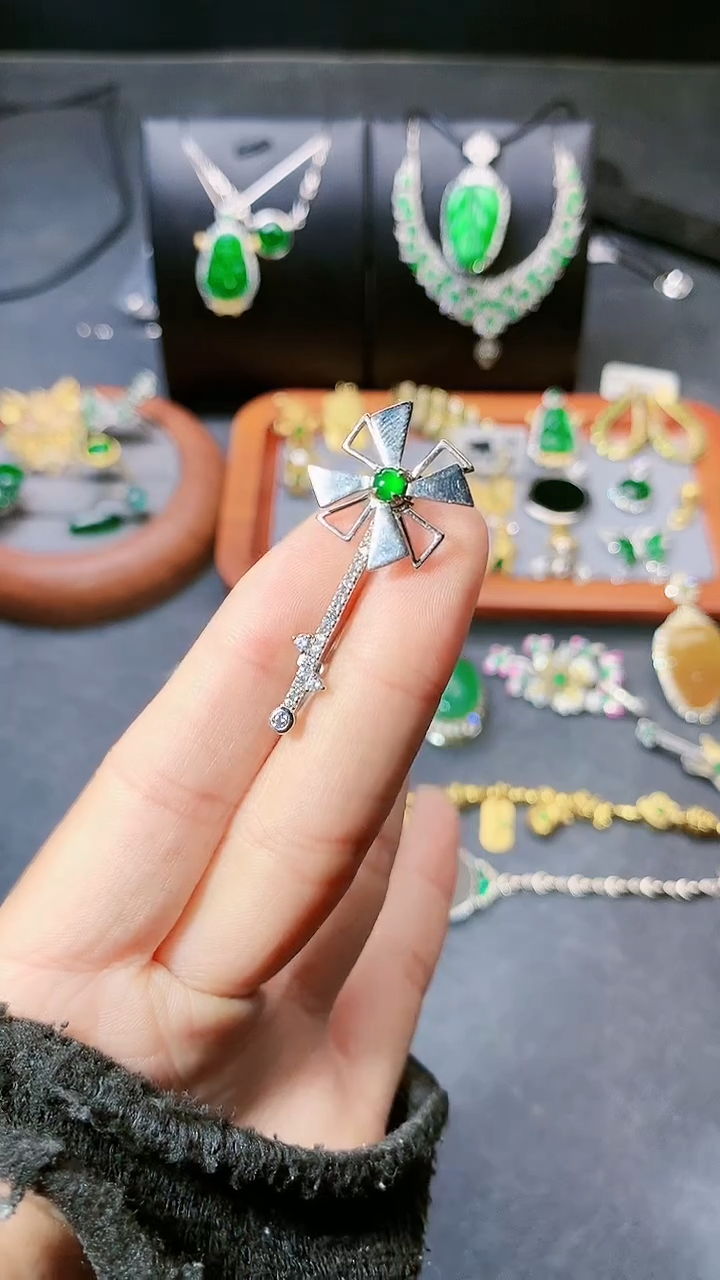 【闪购商品】翡翠耳饰银S925镶嵌胸针1