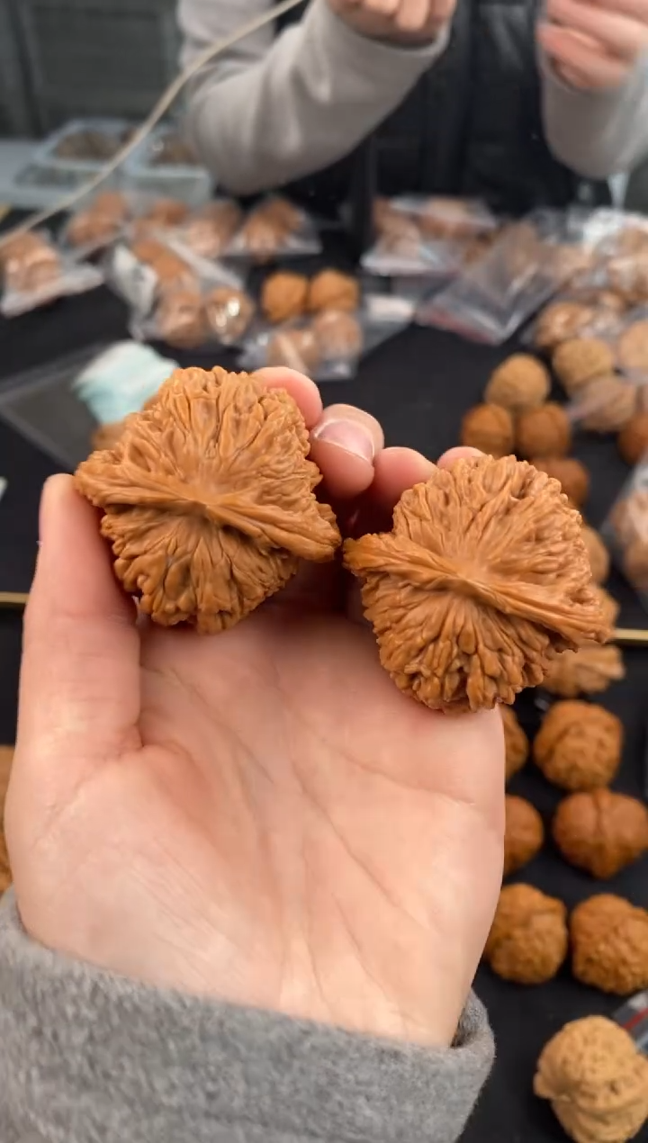 【闪购商品】文玩核桃把件汉高楼43-x735