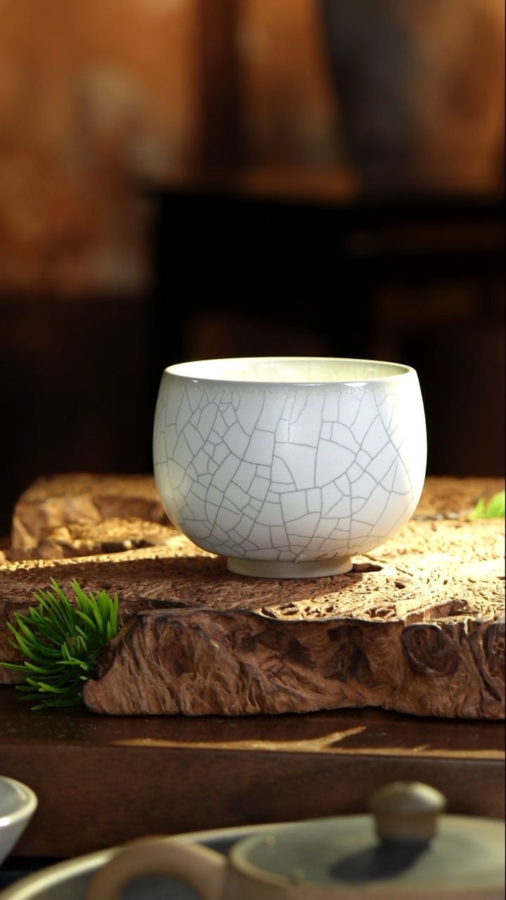 【闪购商品】【1443】亚光白釉开片圆口杯