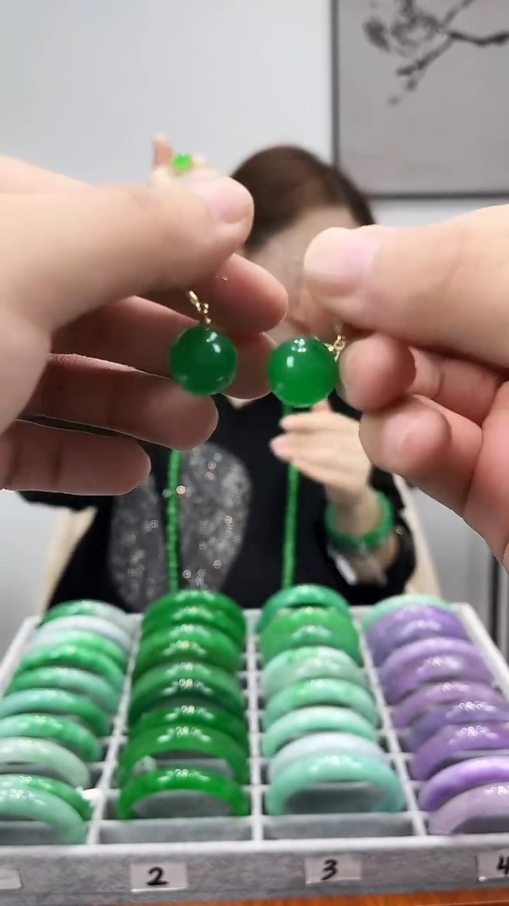 【闪购商品】砖雕s29 正阳绿耳钉 卡15mm