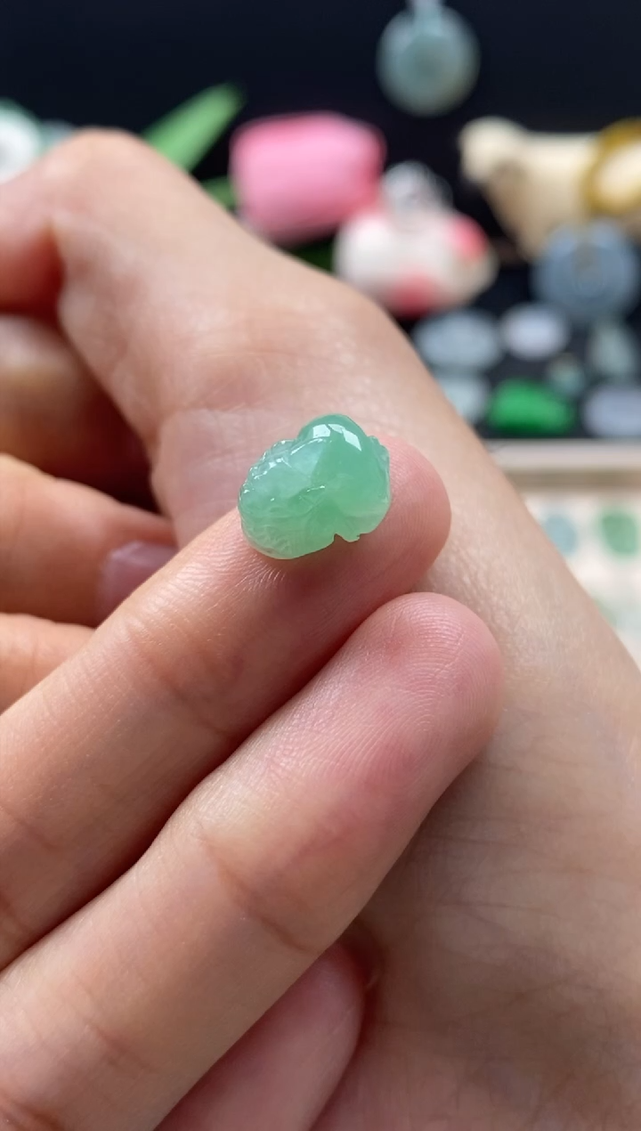 【闪购商品】翡翠颈饰未镶嵌翡翠晴绿貔貅