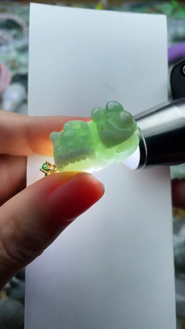 颈饰未镶嵌翡翠1