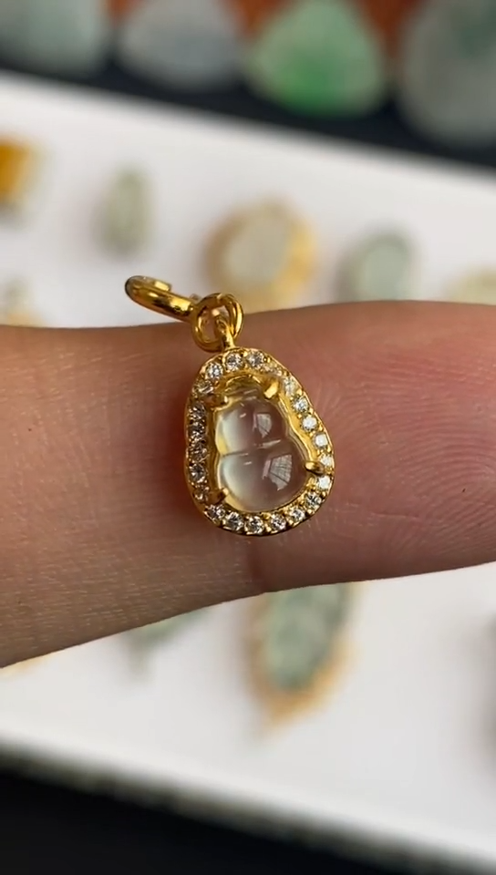 颈饰未镶嵌翡翠吊坠