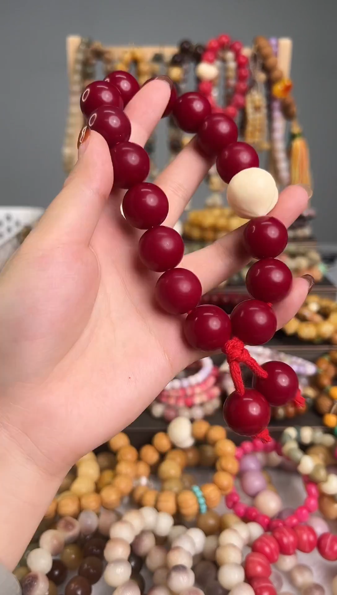 正红色油料圆珠手持