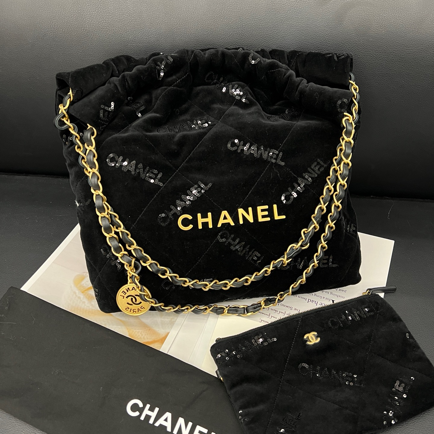 99新 Chanel/香奈儿 专柜40600黑金22年丝绒小号22bag单肩包D259