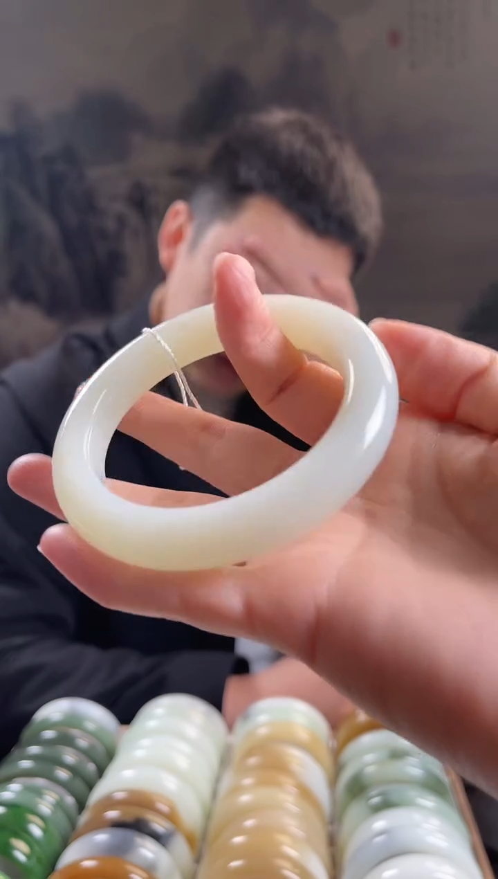 未镶嵌手镯和田玉60+圈口7157