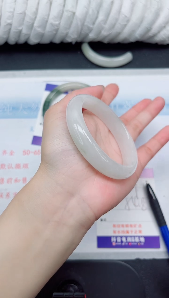 【闪购商品】石英质玉手镯未镶嵌289-54.8