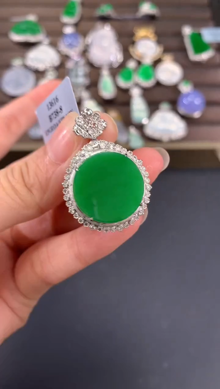 【闪购商品】翡翠吊坠(不含链)18K金镶嵌C79|23800