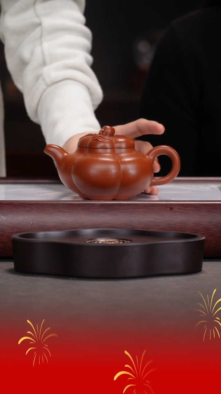 【闪购商品】紫砂茶宠郭莉萍/朱泥/上合桃/279cc