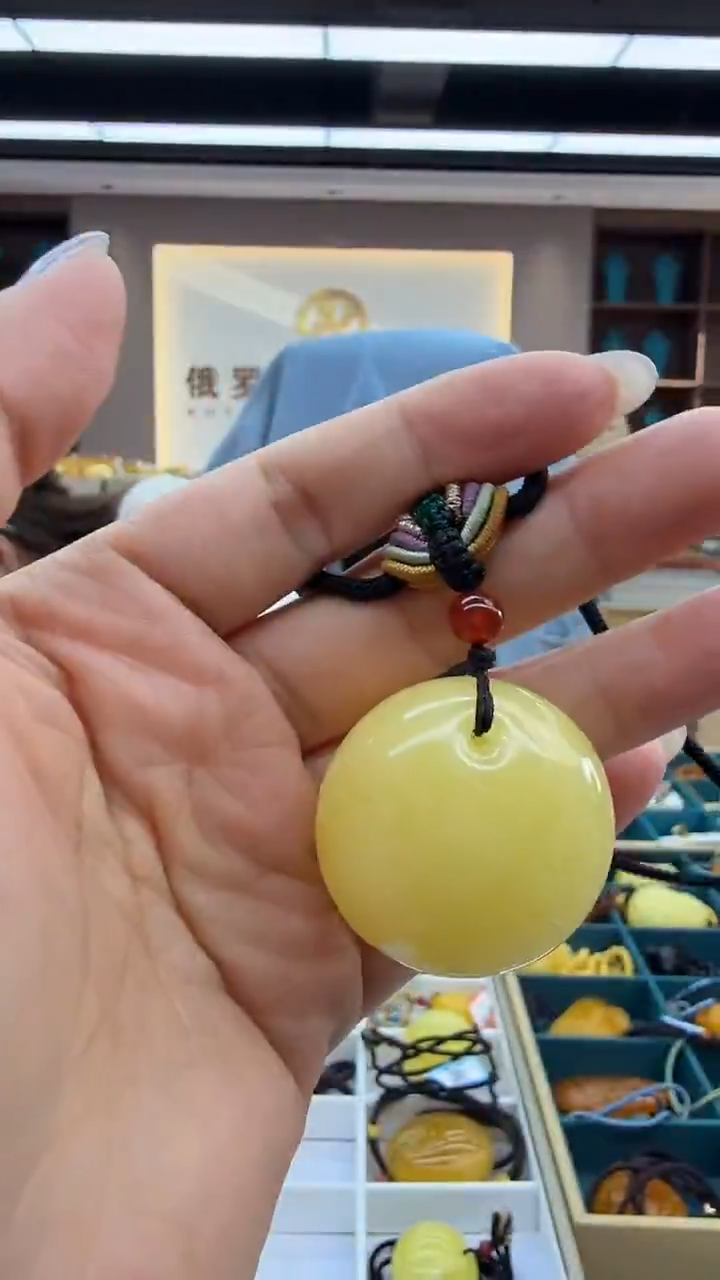 琥珀颈饰未镶嵌140秒拍号 假一罚三 