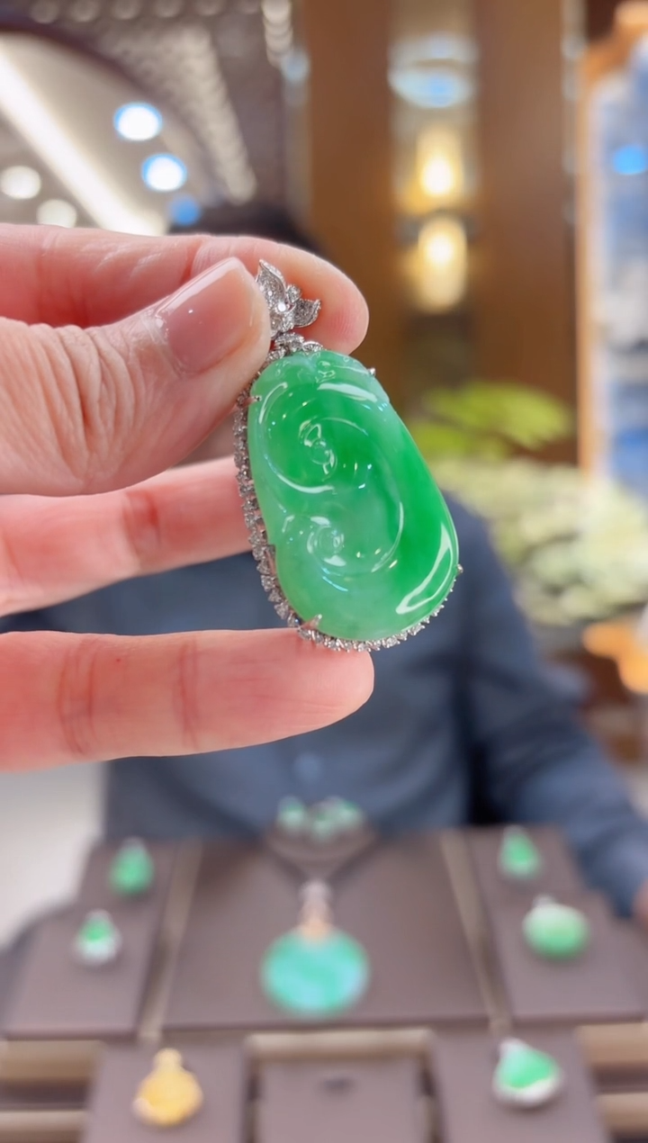 【闪购商品】翡翠吊坠(赠链)18K金镶嵌如意吊坠
