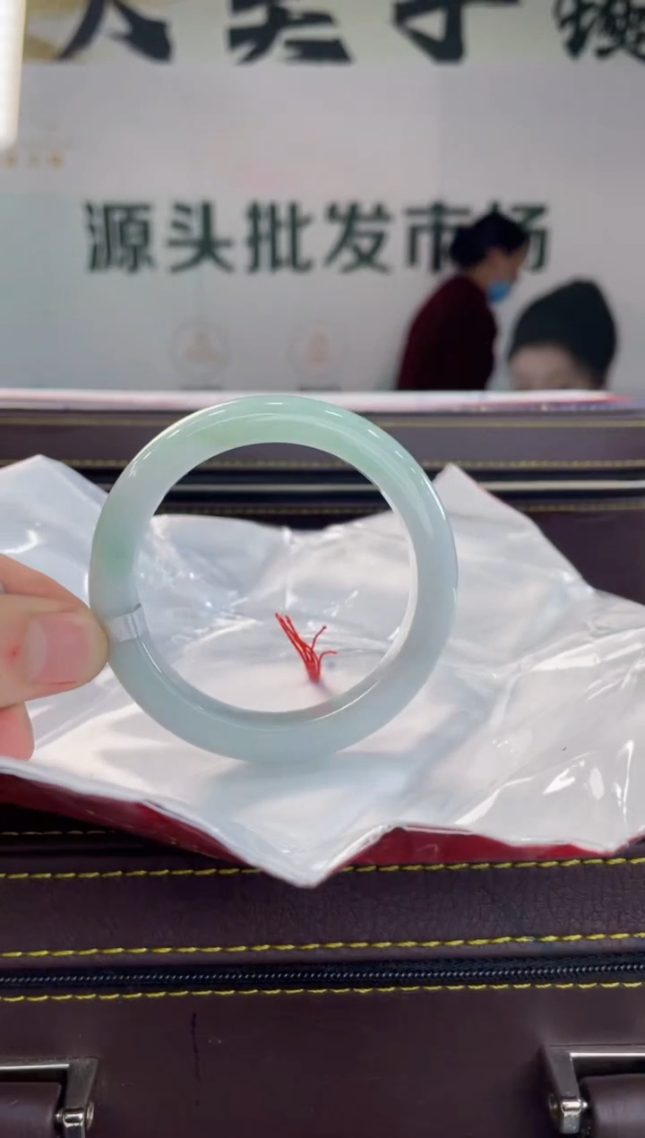 【闪购商品】翡翠手镯未镶嵌手镯