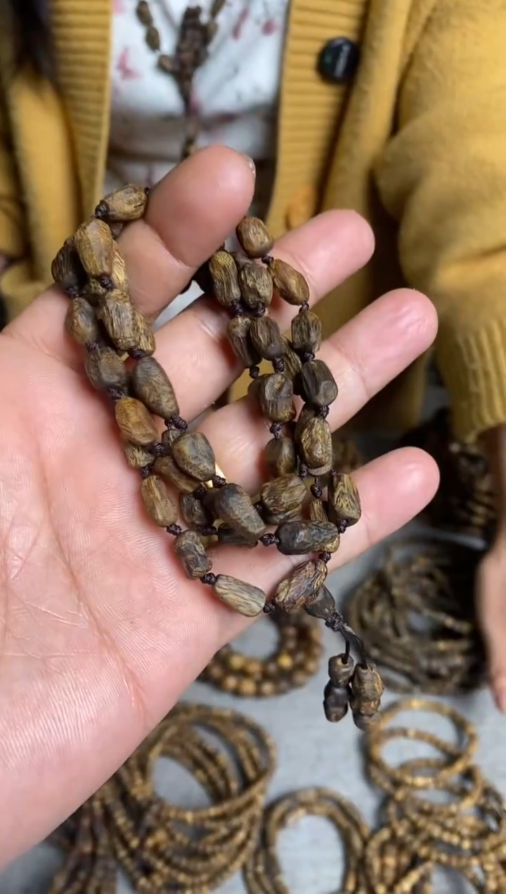 沉香手串可调节随型树丁珠三圈手串13+多样性发一