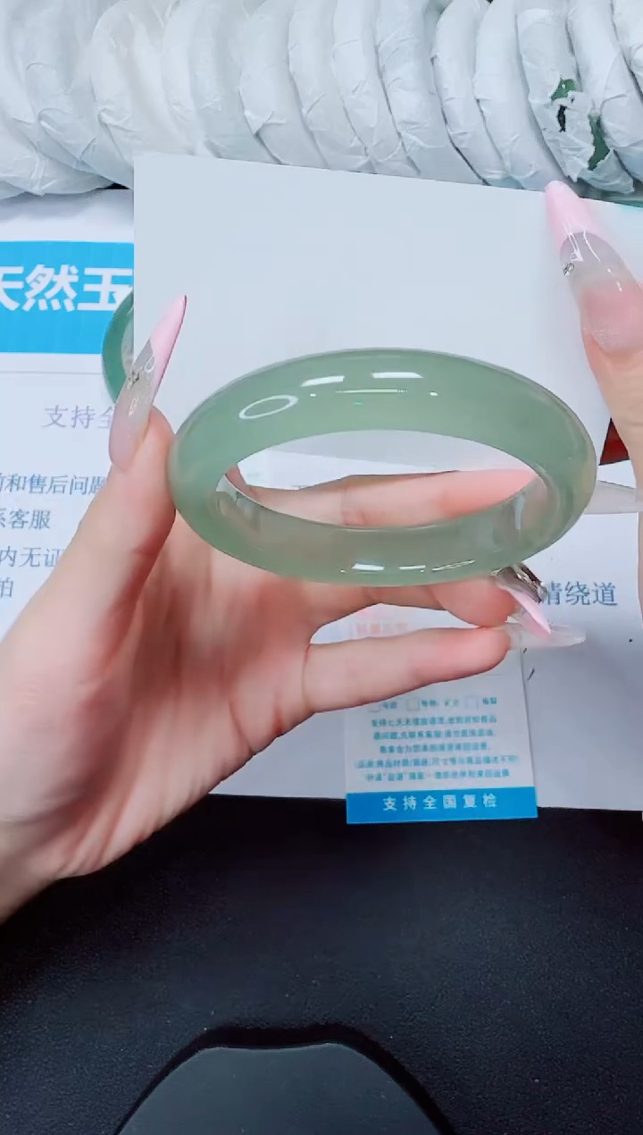 石英质玉手镯未镶嵌174/58.3
