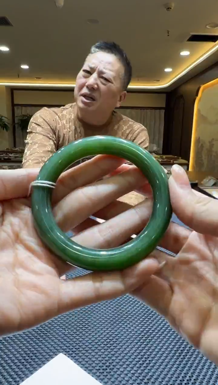 颈饰未镶嵌和田玉手镯56