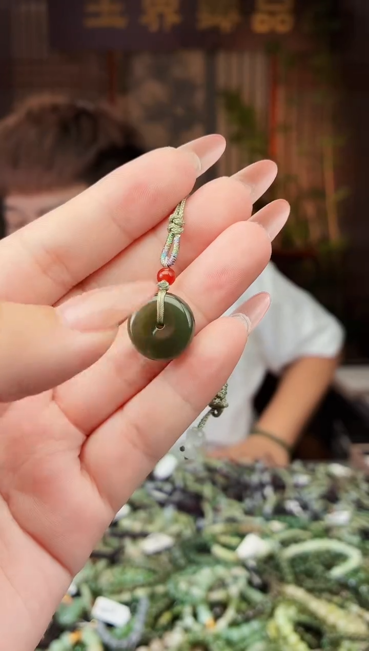 和田玉未镶嵌颈饰拍一发一