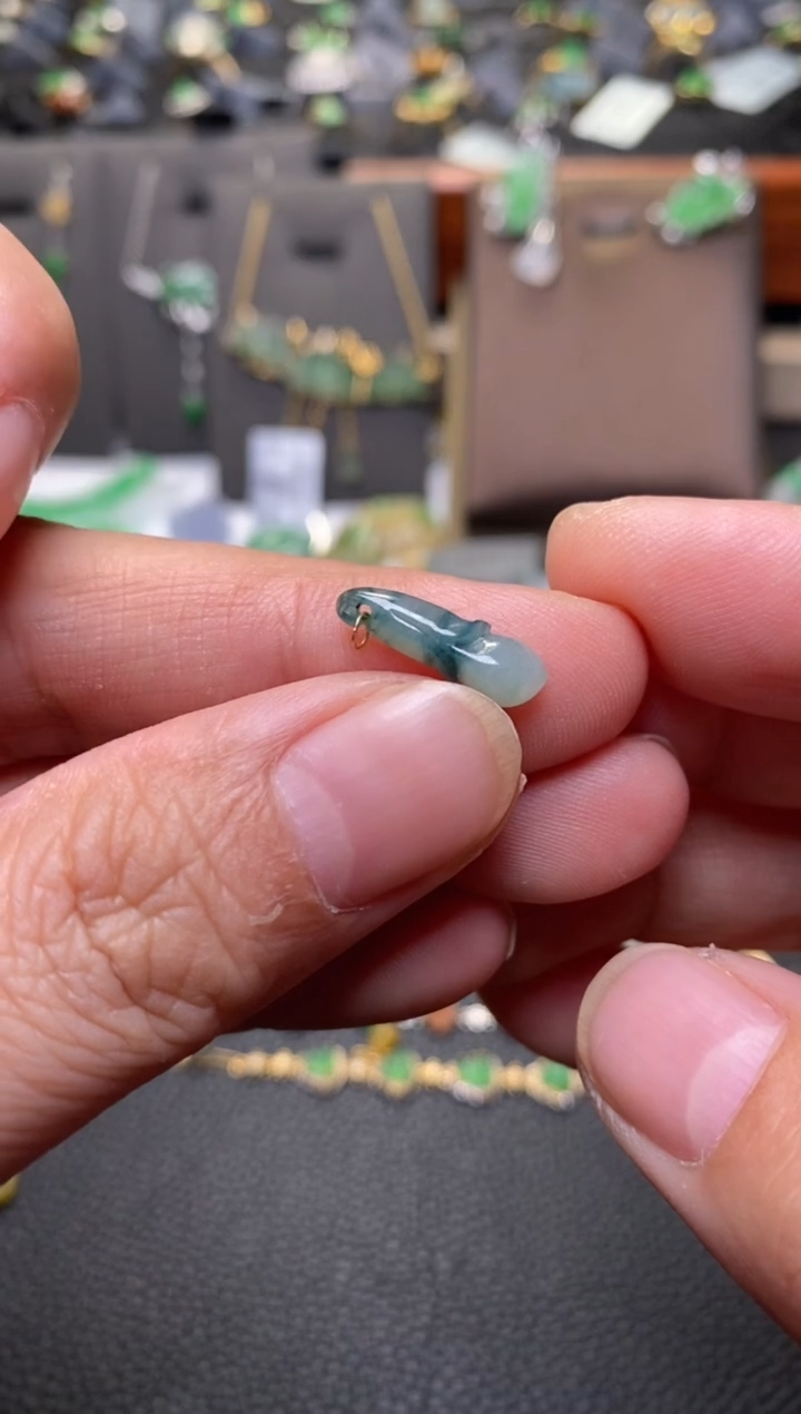 翡翠未镶嵌颈饰玲净货37735