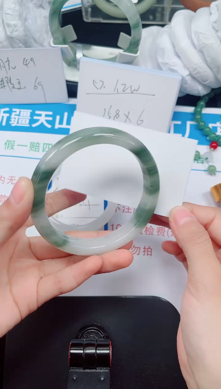 未镶嵌手镯石英质玉85-63/64/65