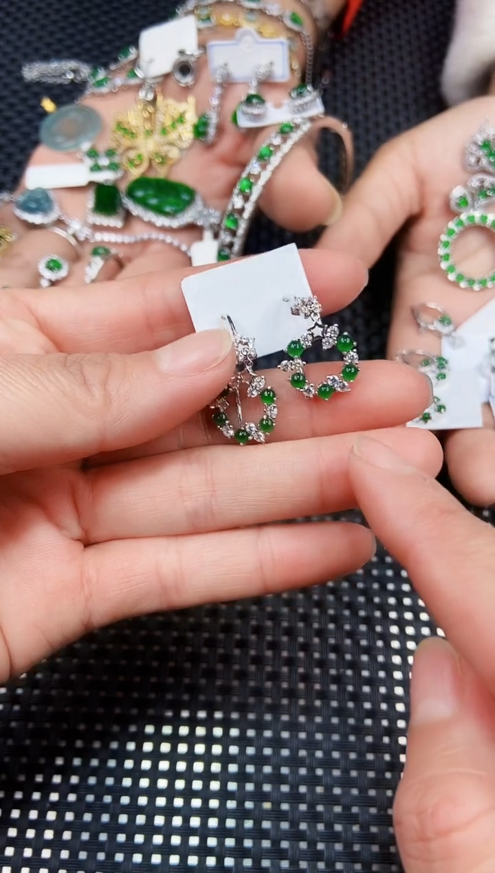 【闪购商品】翡翠耳饰未镶嵌111111111