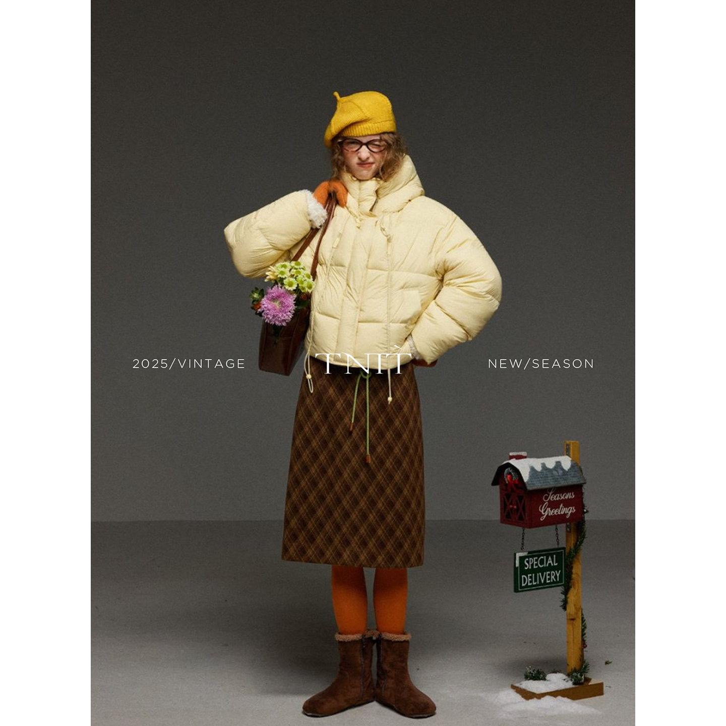 TNIT复古软糯90白鸭绒连帽羽绒服女冬季加厚保暖泡芙短款面包服