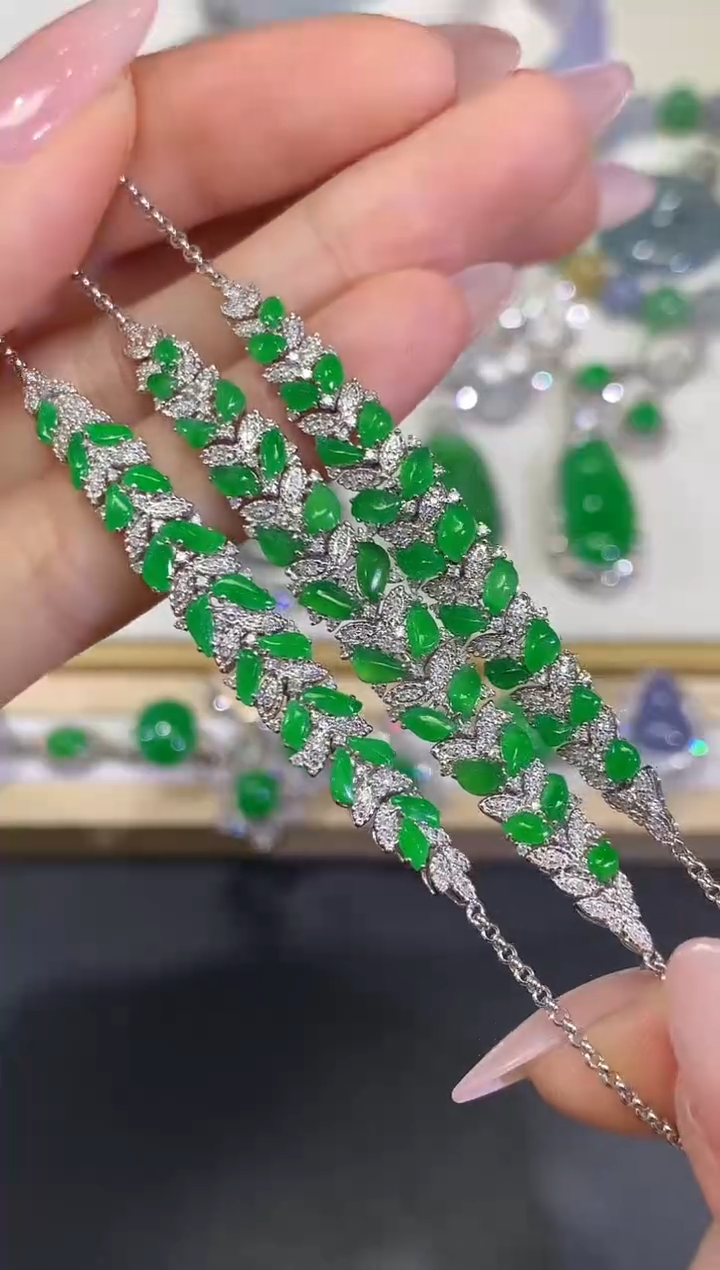 【闪购商品】翡翠颈饰18K金镶嵌35团购多样性发货