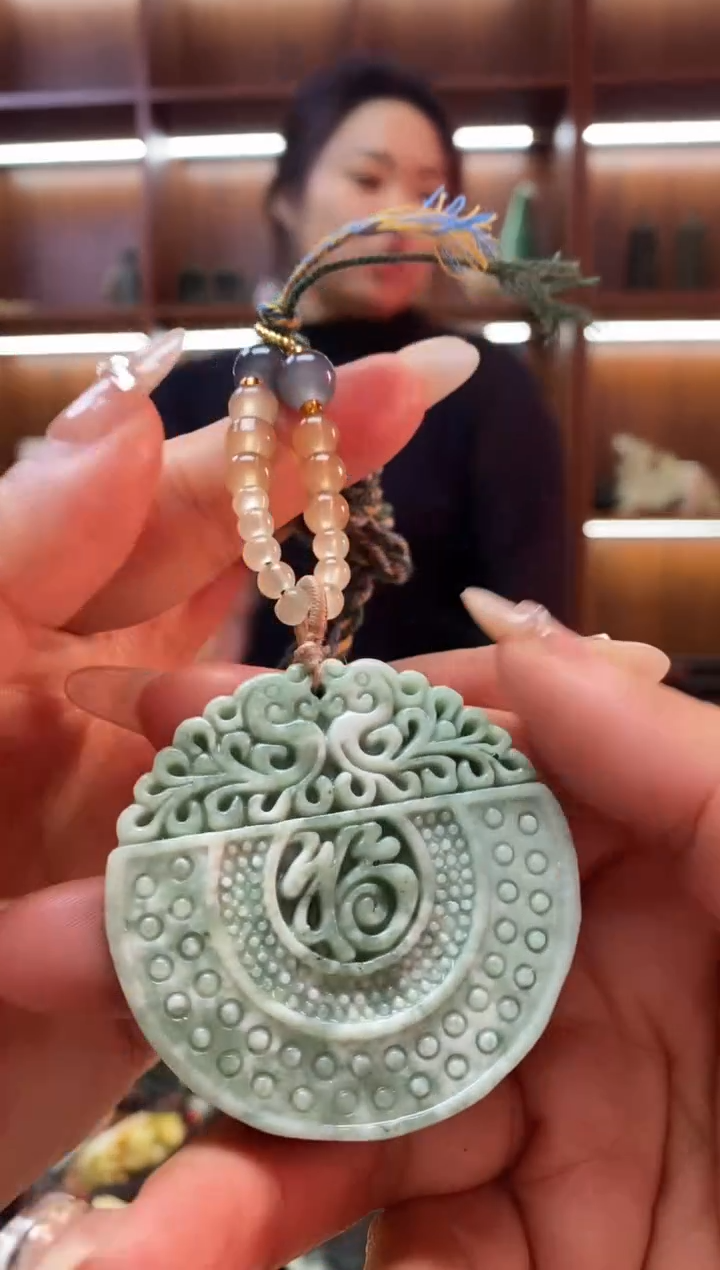 未镶嵌岫玉吊坠    