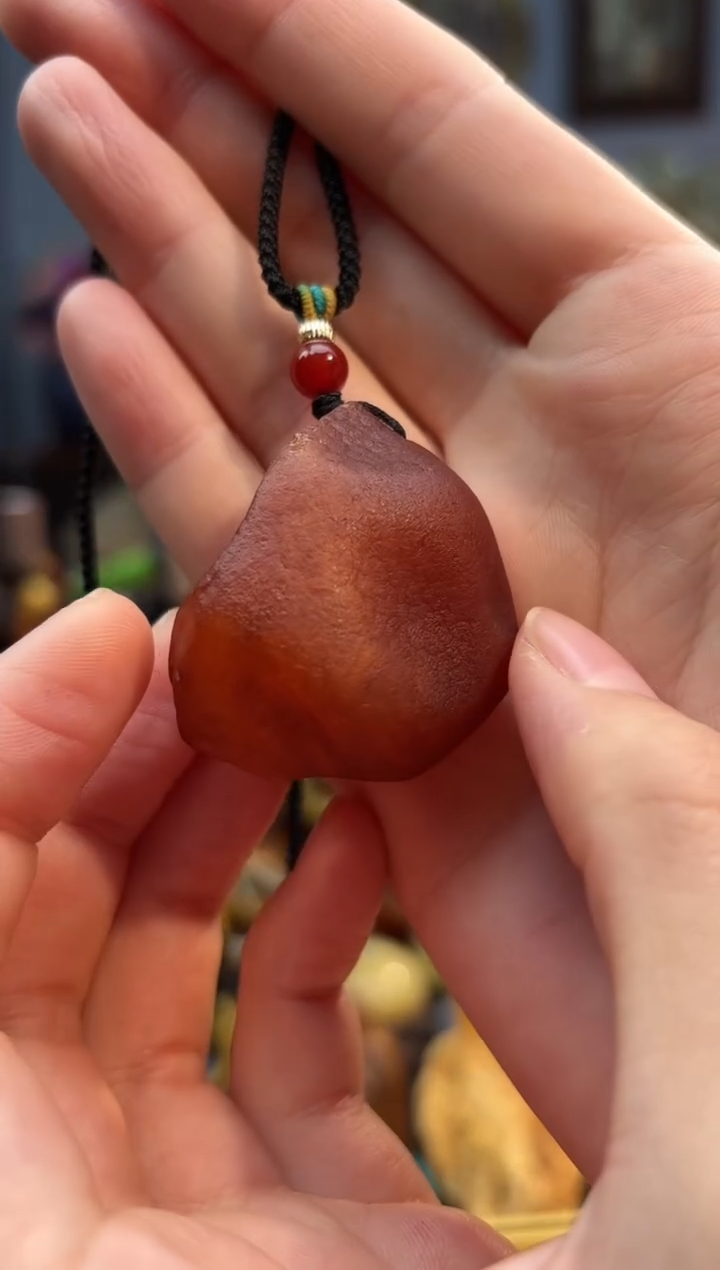 琥珀颈饰未镶嵌吊坠