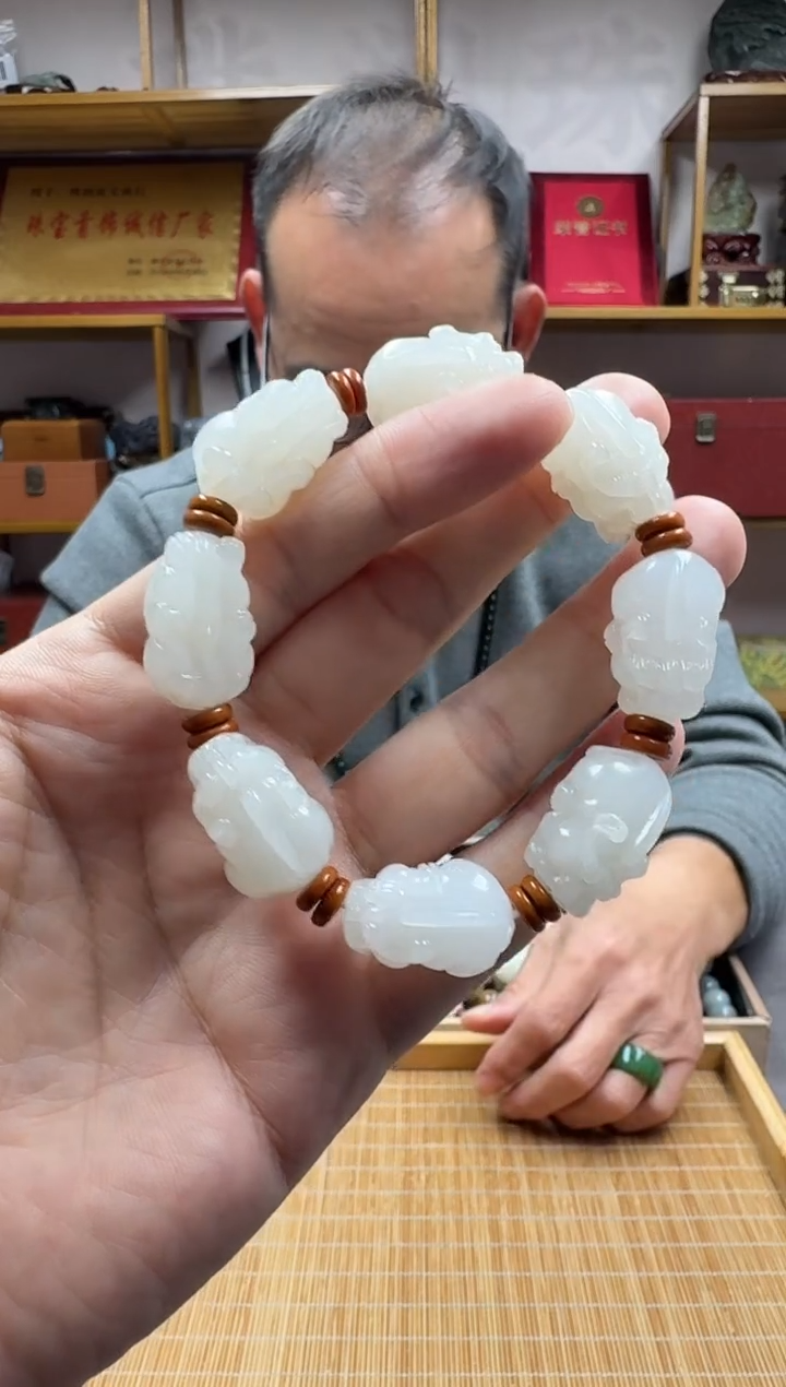 未镶嵌手链和田玉1且末天泰