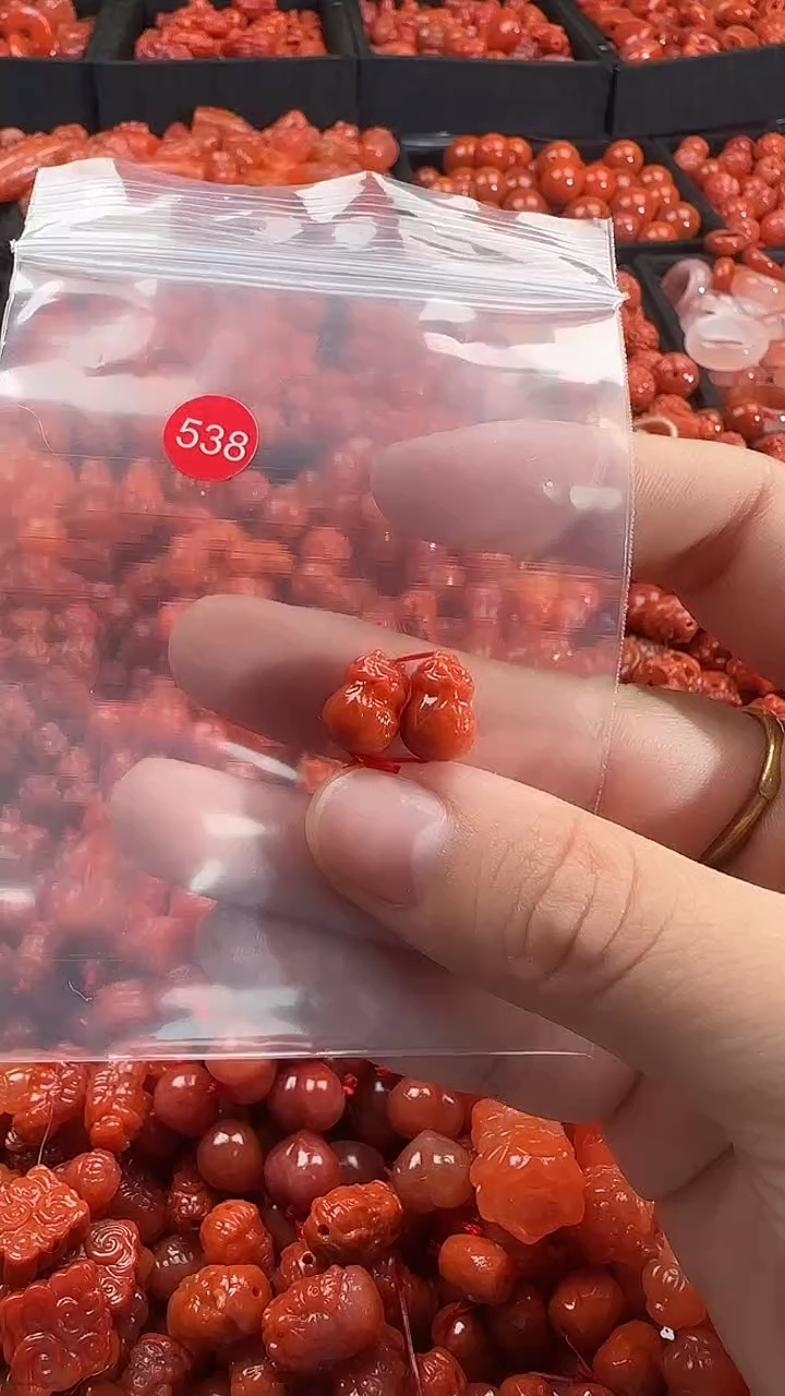 颈饰未镶嵌南红玛瑙1