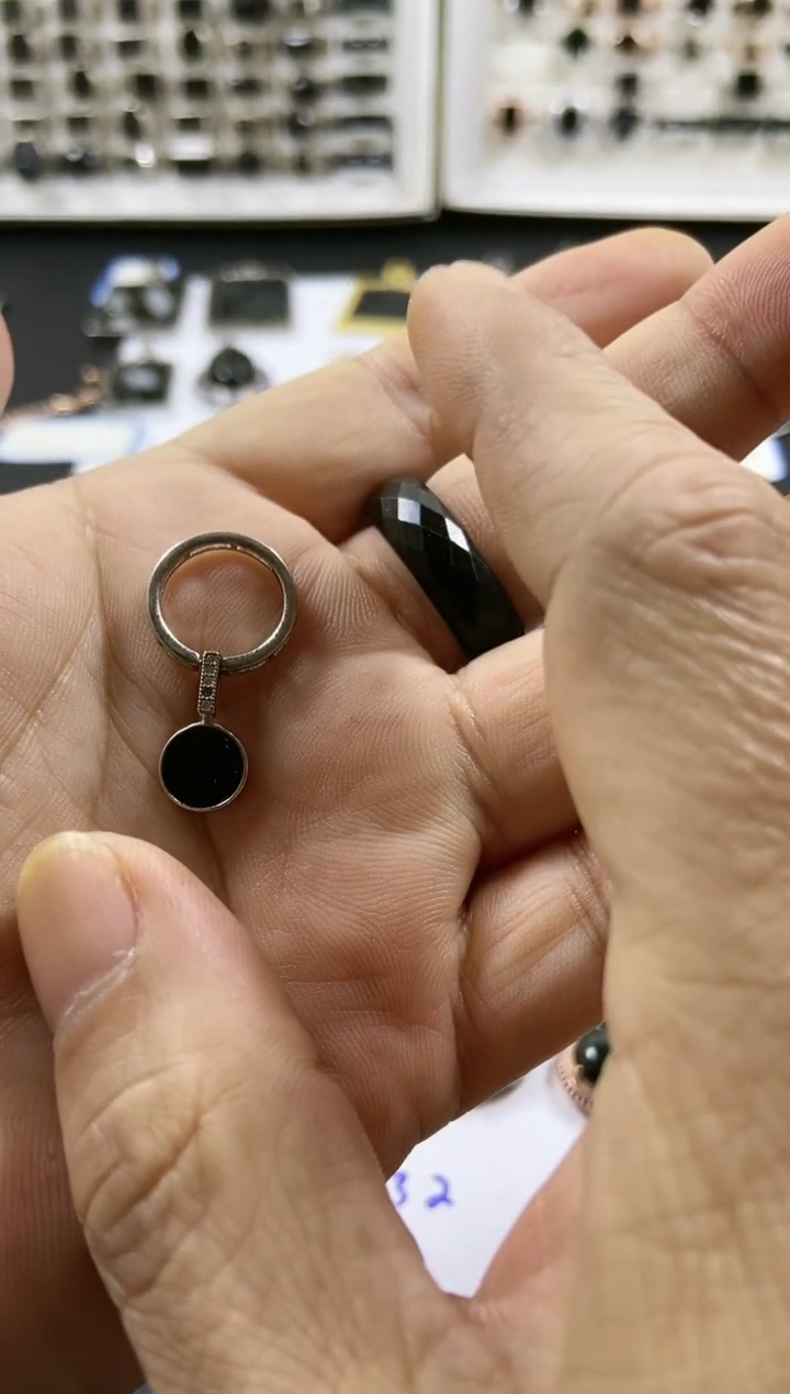 吊坠(赠链)银S925镶嵌翡翠设计款