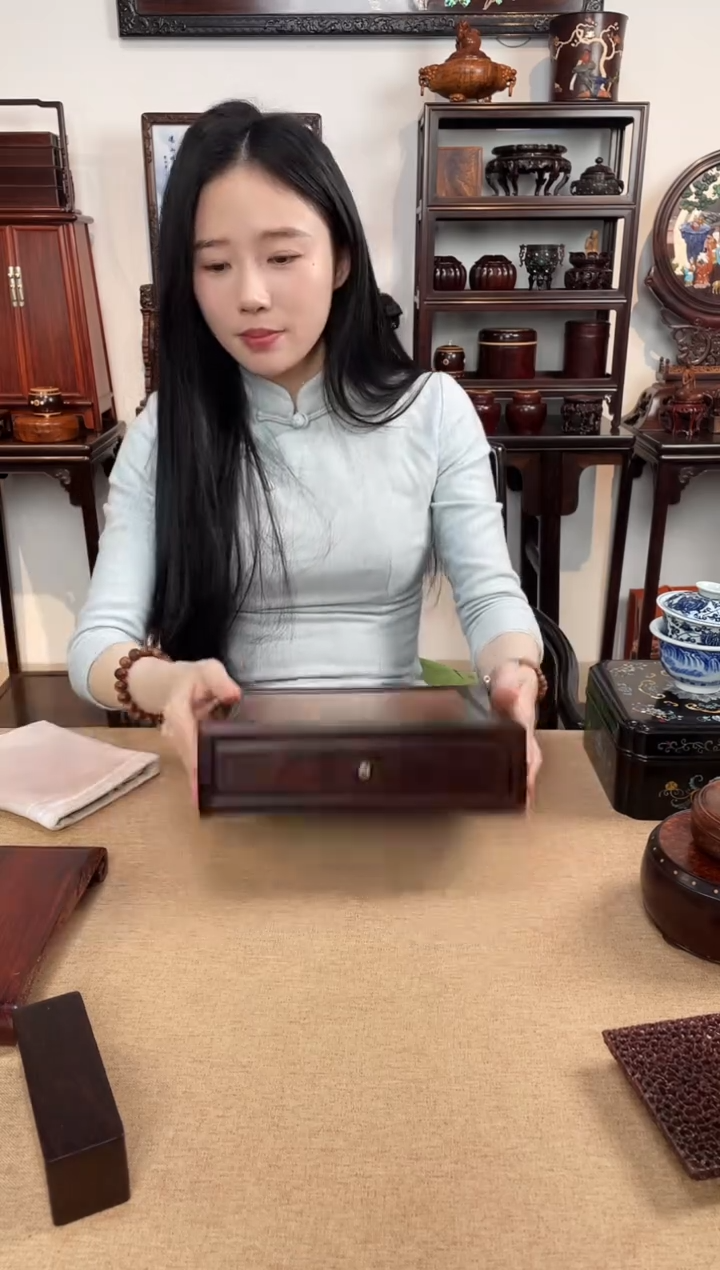 紫檀木类成套家具茶饼盒
