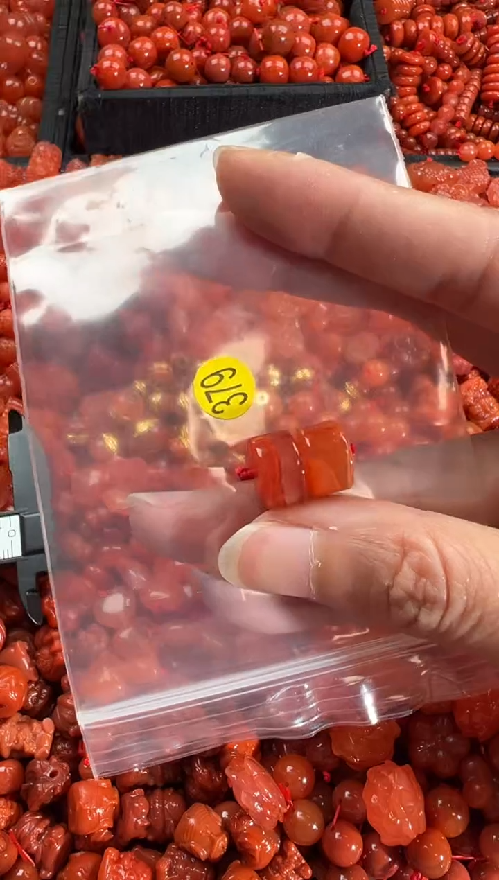 【闪购商品】南红玛瑙颈饰未镶嵌1