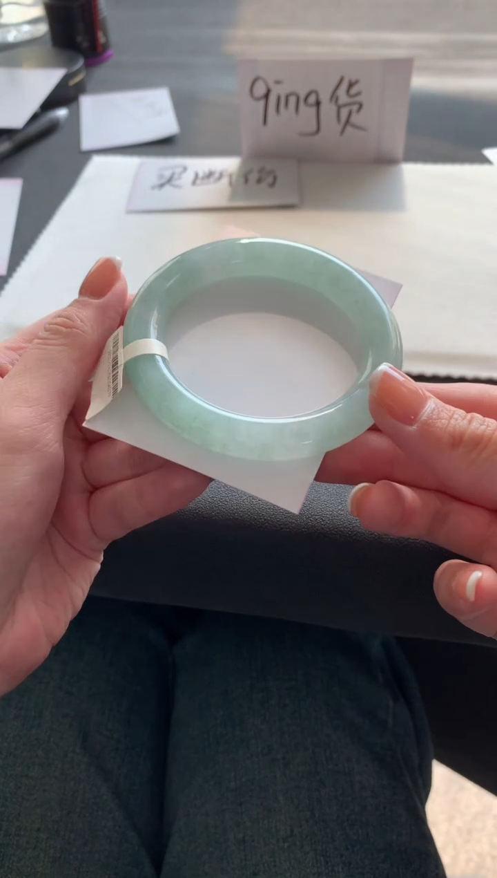 【闪购商品】翡翠手镯未镶嵌54.1圆条A6146买断