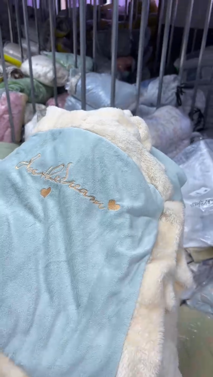 氨纶2米宽花边绒四件套小雏菊 灰蓝色床单款