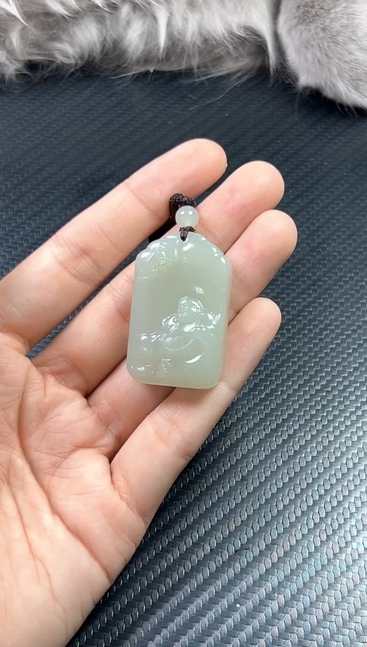 吊坠(赠链)未镶嵌和田玉且末微色差近矿