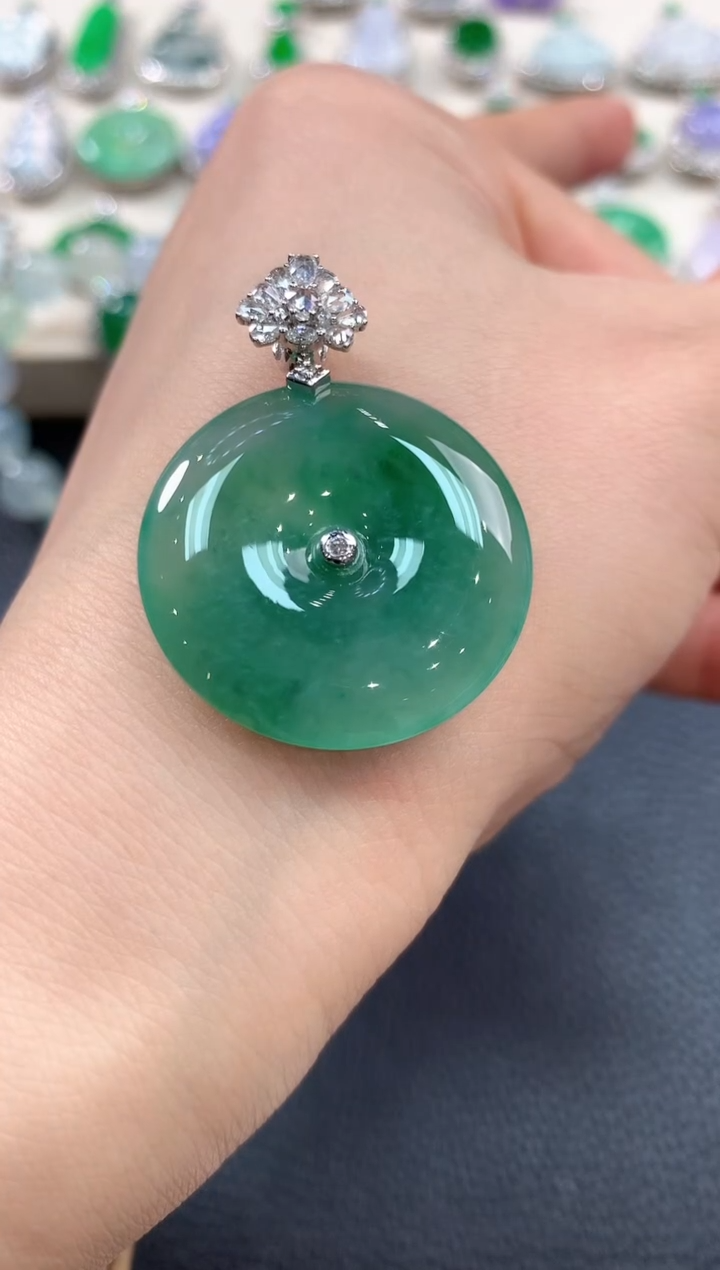 【闪购商品】翡翠吊坠(不含链)18K金镶嵌b127       