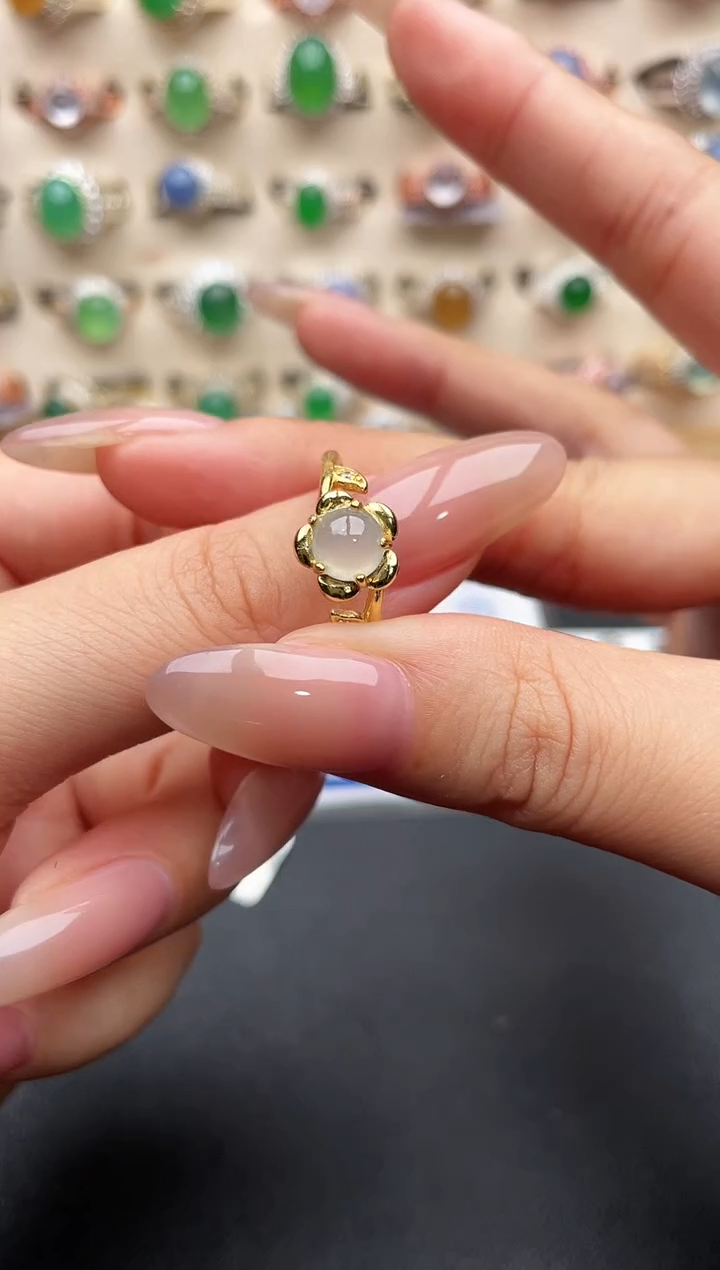 未镶嵌戒指翡翠一物一证一礼盒