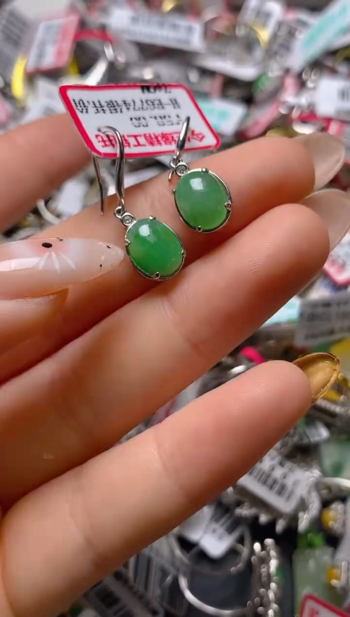 银S925镶嵌戒指翡翠百内无证书