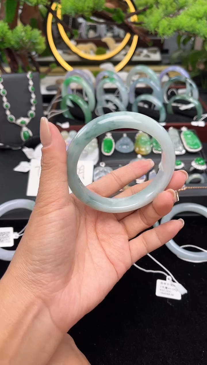未镶嵌手镯翡翠手镯