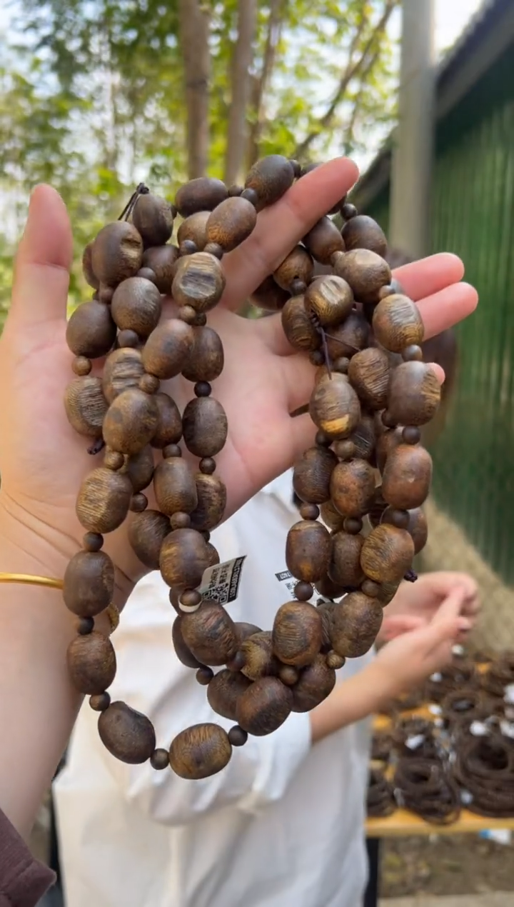 【闪购商品】沉香手串66克绿奇楠老料留疤手串多样性发货1条