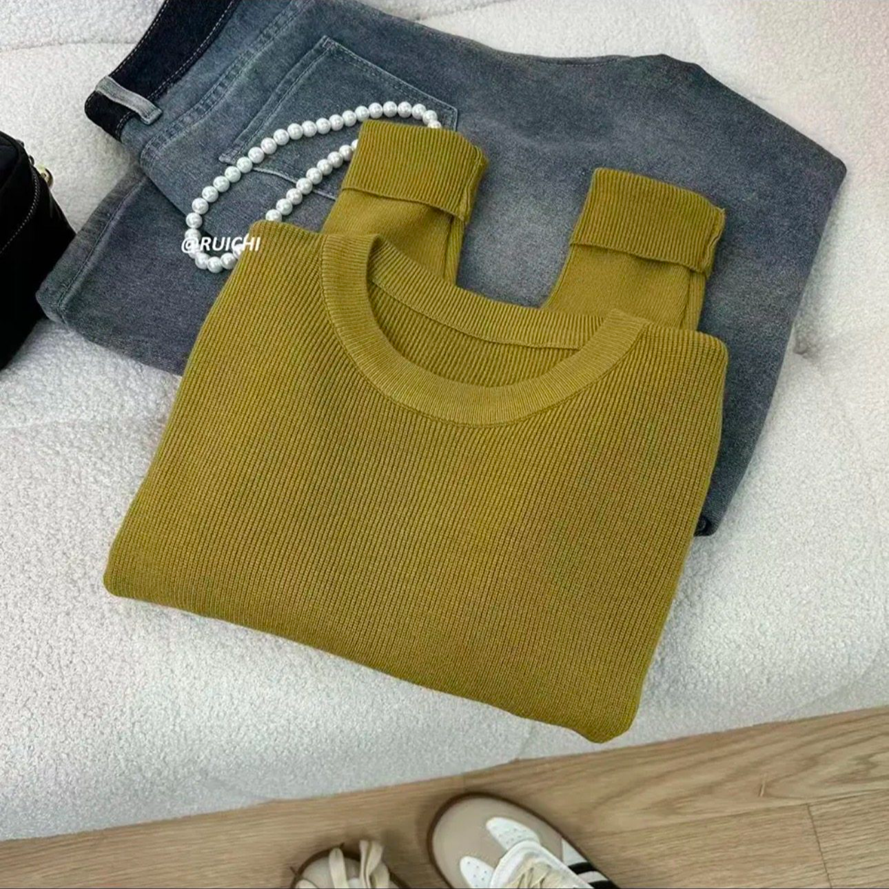 温柔风纯色长袖针织上衣女2025秋冬新款百搭圆领宽松显瘦套头T恤