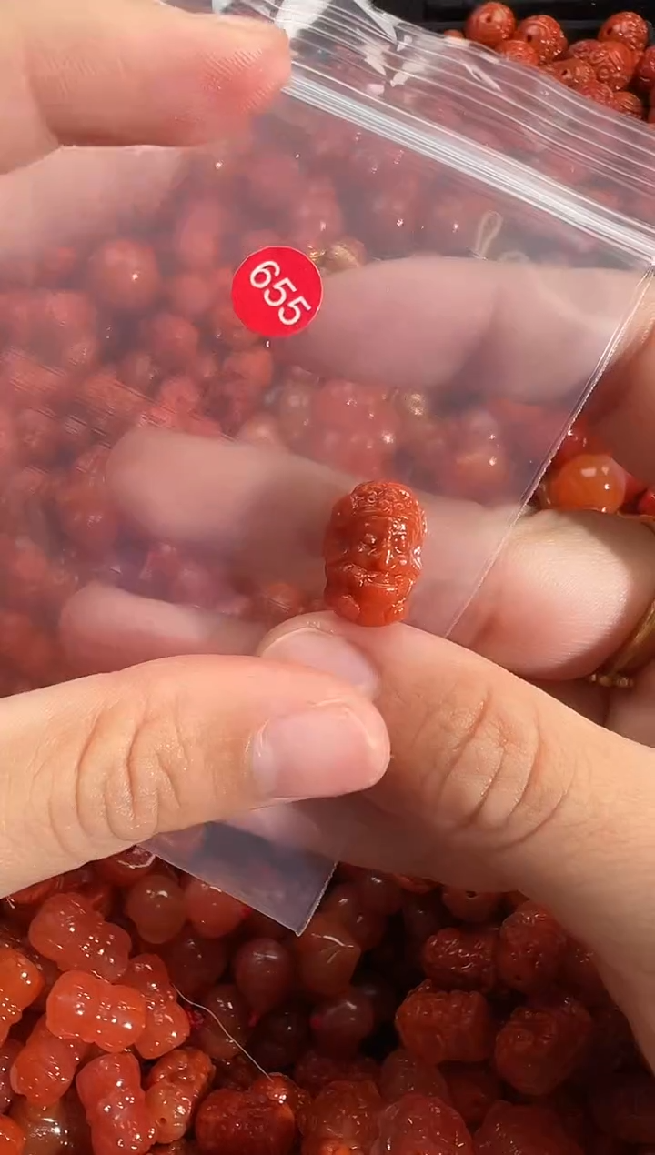 颈饰未镶嵌南红玛瑙1