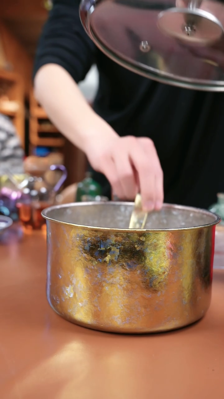 1辉哥粉丝福利 大冰花纯钛锅+纯钛勺子 金色