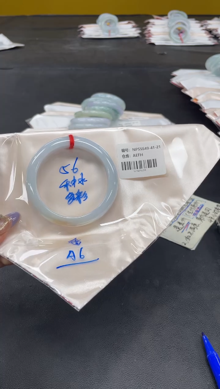 未镶嵌手镯翡翠翡翠手镯