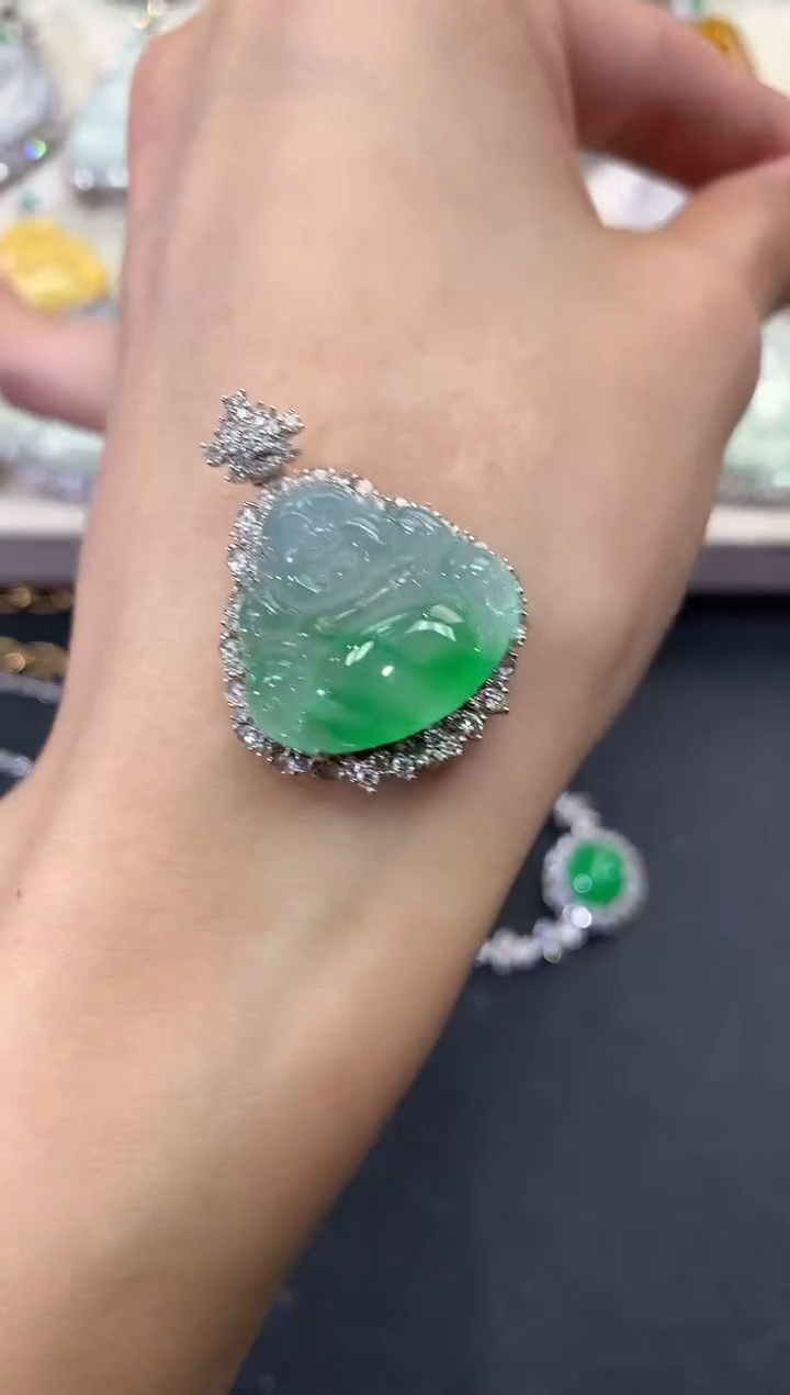 【闪购商品】翡翠吊坠(不含链)18K金镶嵌w117      